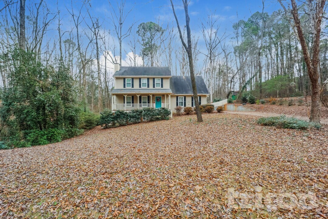 245 Bentley Way in Fayetteville, GA - Foto de edificio