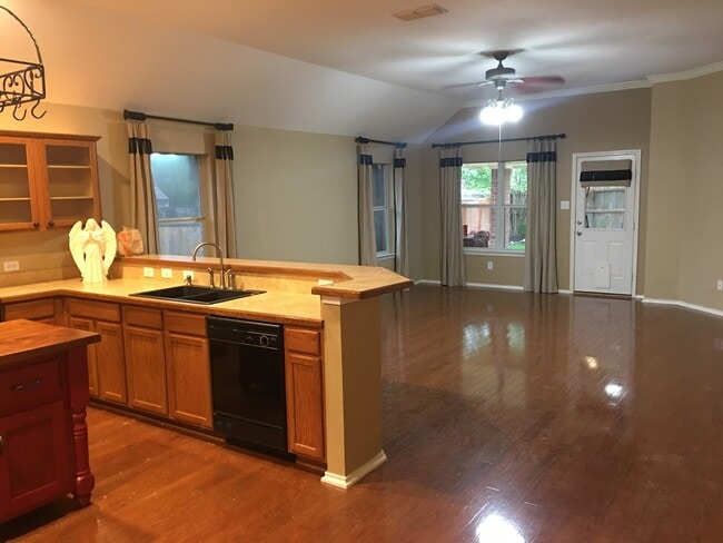 6321 Pinehurst Dr in North Richland Hills, TX - Building Photo - Building Photo