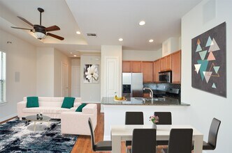 3834 Center St in Houston, TX - Building Photo - Building Photo