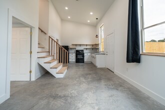 2 Earl Dr in Conway, AR - Building Photo - Building Photo
