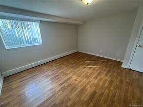 4 Henry Pl in Patchogue, NY - Building Photo - Building Photo