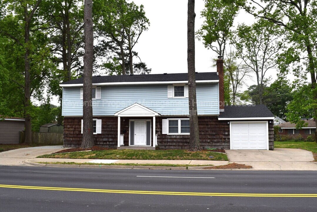 1312 Sparrow Rd in Chesapeake, VA - Foto de edificio