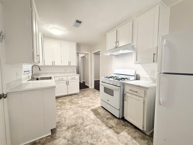 property at 913 Wimberly St