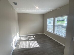 12116 Marvin Gdn Ct in Jacksonville, FL - Foto de edificio - Building Photo