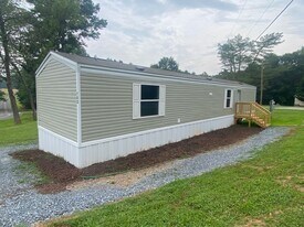 103 Kern Ct in Lawndale, NC - Building Photo