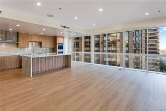 10750 Wilshire Blvd in Los Angeles, CA - Building Photo - Building Photo