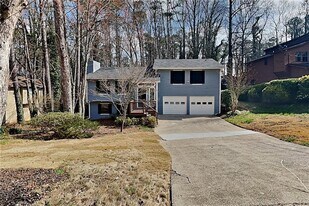 2291 Carousel Ct in Marietta, GA - Building Photo