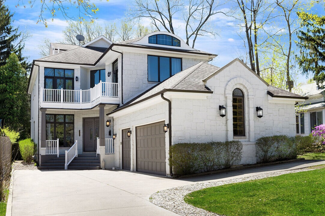 2117 Wilmette Ave in Wilmette, IL - Building Photo