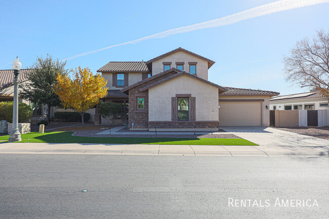 14797 W Escondido Dr N in Litchfield Park, AZ - Building Photo - Building Photo