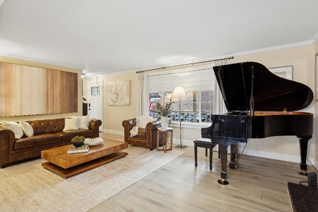 6911 47th St Ct W in University Place, WA - Foto de edificio - Building Photo