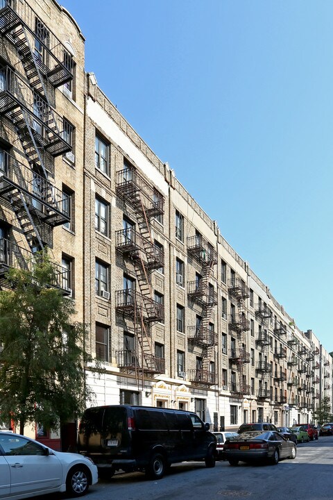 29-33 Arden St in New York, NY - Building Photo