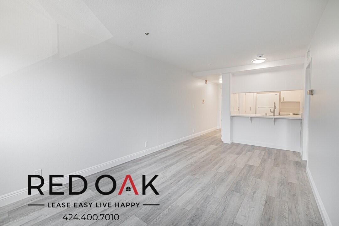 18700 Florida St in Huntington Beach, CA - Building Photo