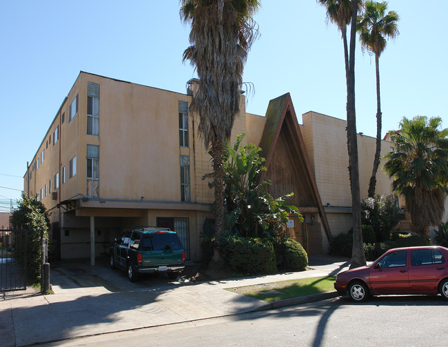 822 N Mariposa Ave in Los Angeles, CA - Building Photo - Building Photo