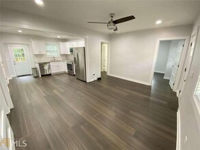 1127 Dobbs Dr SE in Atlanta, GA - Building Photo - Building Photo