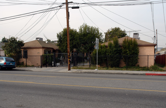 10109-10115 S Inglewood Ave in Inglewood, CA - Building Photo - Building Photo