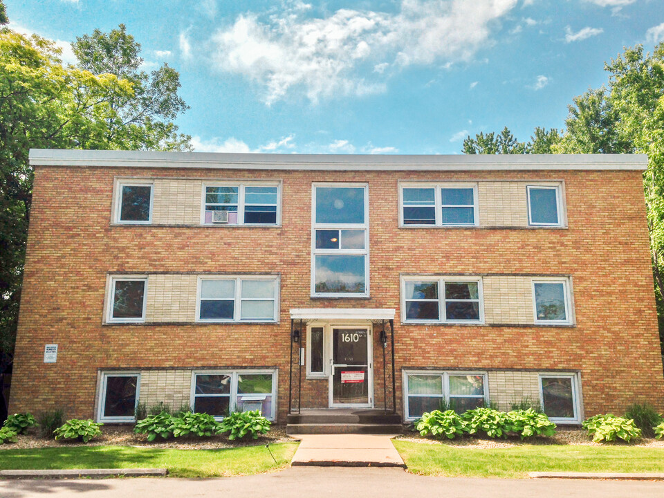 Rose Park Commons in Roseville, MN - Building Photo