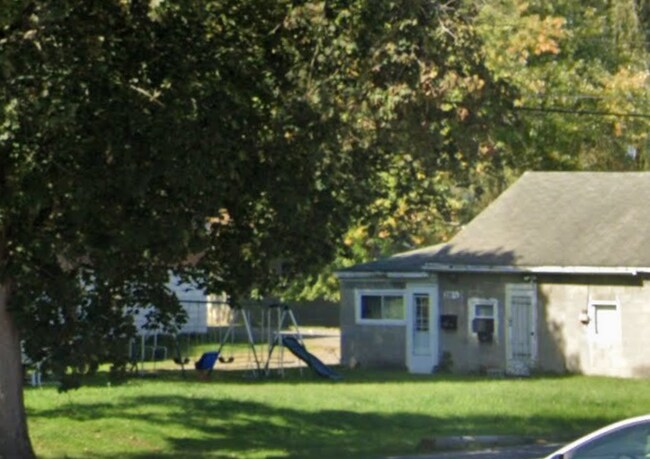 235 3/4 Maple Ave in Du Bois, PA - Building Photo - Building Photo