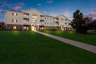 The Summit on 401 in Fayetteville, NC - Building Photo