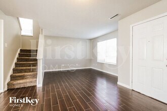 1698 Salina Dr in Avon, IN - Foto de edificio - Building Photo