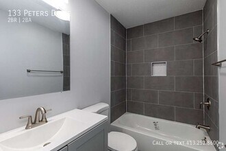 133 Peters Dr in Groton, CT - Building Photo - Building Photo