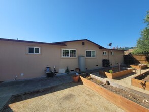 24140 Turkey Rd in Sonoma, CA - Building Photo - Building Photo