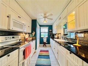 10044 S Ocean Dr in Jensen Beach, FL - Building Photo - Building Photo