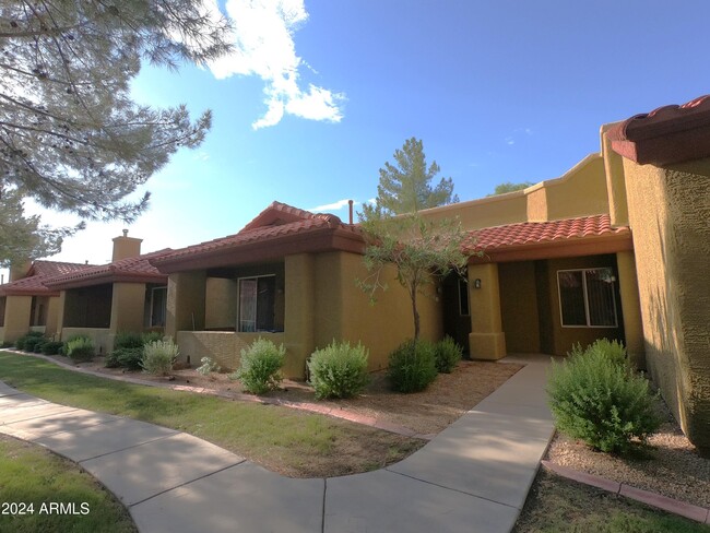 2929 W Yorkshire Dr in Phoenix, AZ - Building Photo - Building Photo