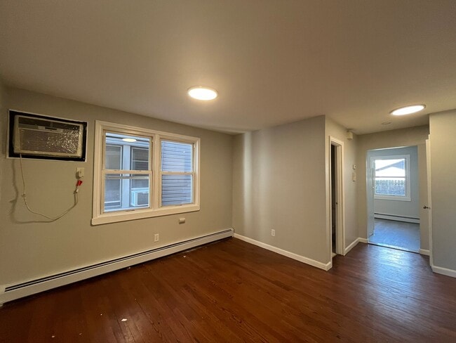 186 Lembeck Ave, Unit 1L in Jersey City, NJ - Foto de edificio - Building Photo