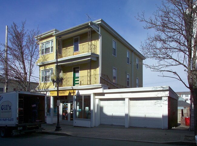 176 Columbia St in Fall River, MA - Building Photo - Building Photo