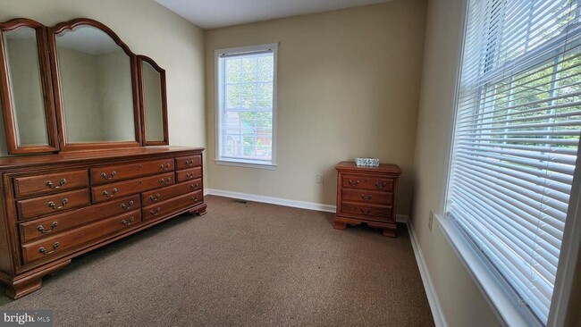 332 Edgemont Ave in Quakertown, PA - Foto de edificio - Building Photo