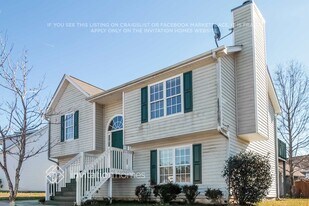 1069 Meadow Glen Cir in Fairburn, GA - Building Photo