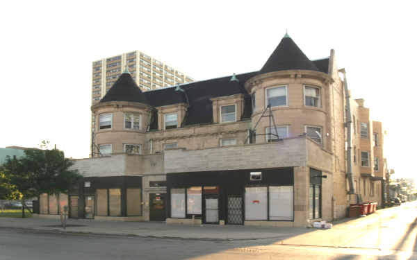 Harper House in Chicago, IL - Building Photo