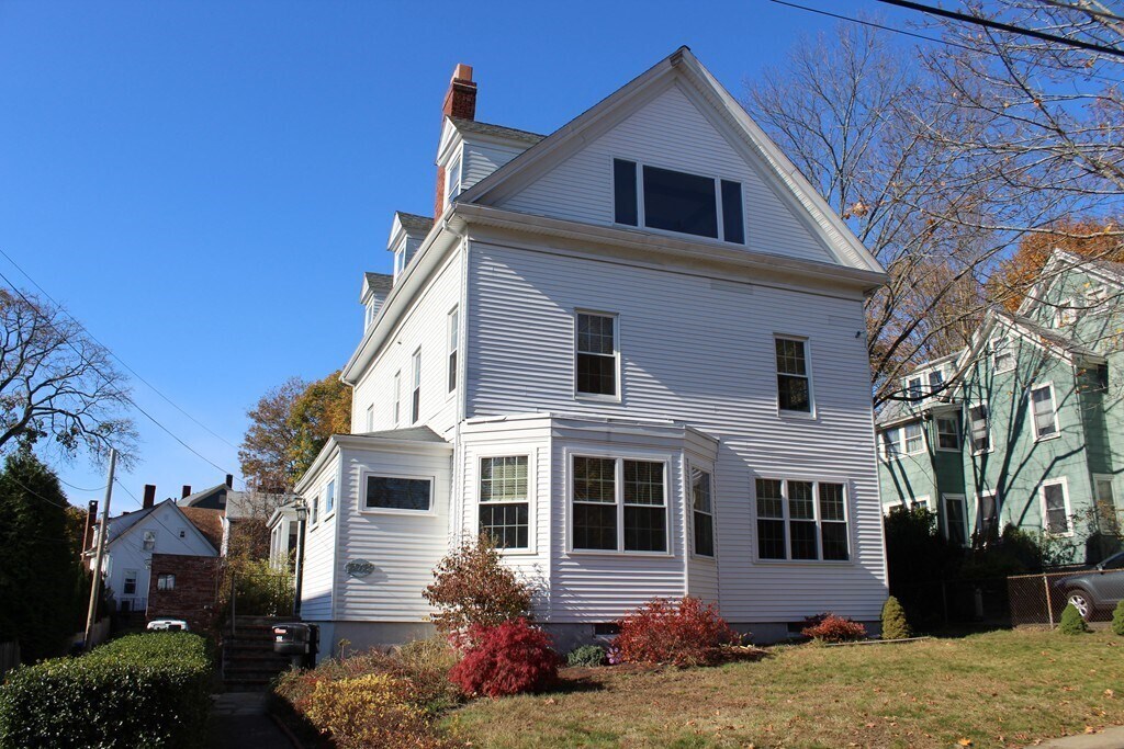 132 Allston St in Medford, MA - Foto de edificio