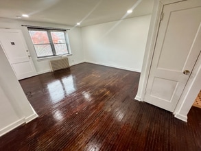 69 Sayers Ave, Unit First Floor in Lansdowne, PA - Foto de edificio - Building Photo