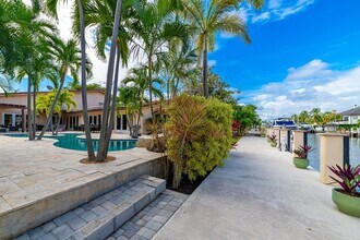 2519 Barcelona Dr in Fort Lauderdale, FL - Foto de edificio - Building Photo