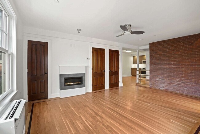 165 Winthrop Rd in Brookline, MA - Foto de edificio - Building Photo