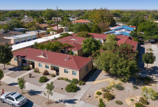 401 14th St SW in Albuquerque, NM - Foto de edificio - Building Photo