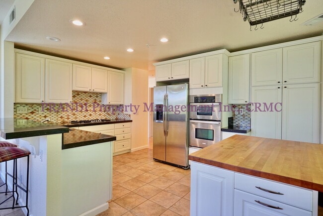 18 Laurel Glen Terrace in San Rafael, CA - Building Photo - Building Photo