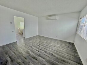 11634 Cedar Ave in Hawthorne, CA - Building Photo - Building Photo