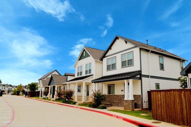 Mission on Ascension in Arlington, TX - Foto de edificio - Building Photo
