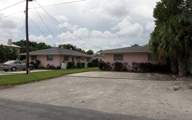 3975 10th St N in Naples, FL - Building Photo - Building Photo