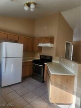 4176 Riker Ave in Las Vegas, NV - Foto de edificio - Building Photo