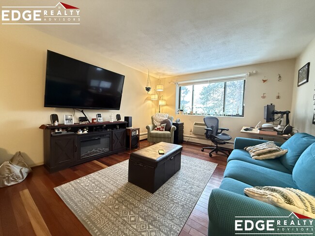 34 Brentwood St, Unit 12 in Boston, MA - Foto de edificio - Building Photo