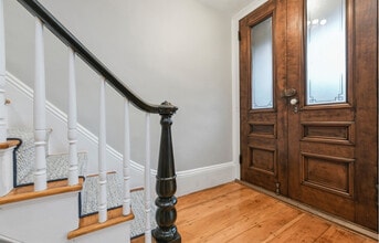 9 Chestnut St, Unit 1 in Boston, MA - Foto de edificio - Building Photo