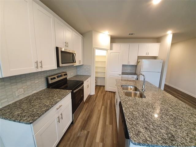 property at 1903 Canyon Ln