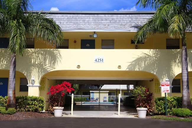 Sundance at Plantation in Plantation, FL - Foto de edificio - Building Photo