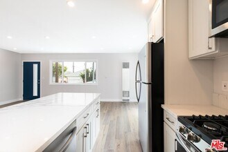 3872 Bentley Ave in Culver City, CA - Building Photo - Building Photo