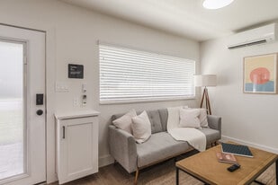 2710 Amherst Ave in Orlando, FL - Building Photo