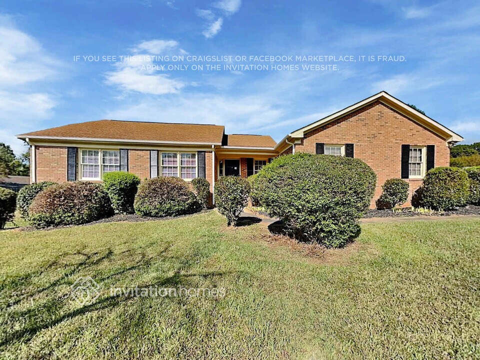 9317 Blair Rd in Mint Hill, NC - Foto de edificio