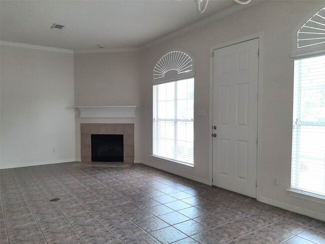 12755 Mill Ridge Dr in Cypress, TX - Foto de edificio - Building Photo